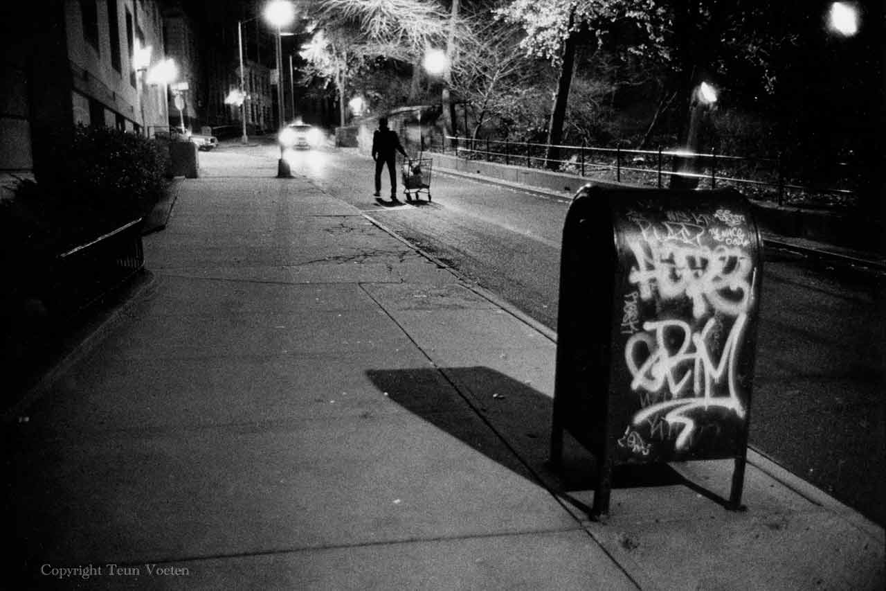 tunnel people photo