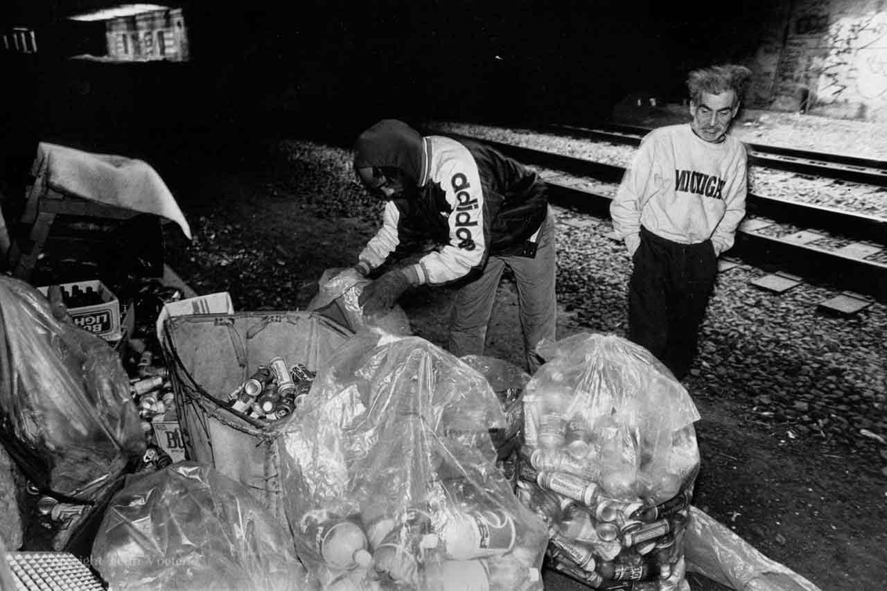 tunnel people photo