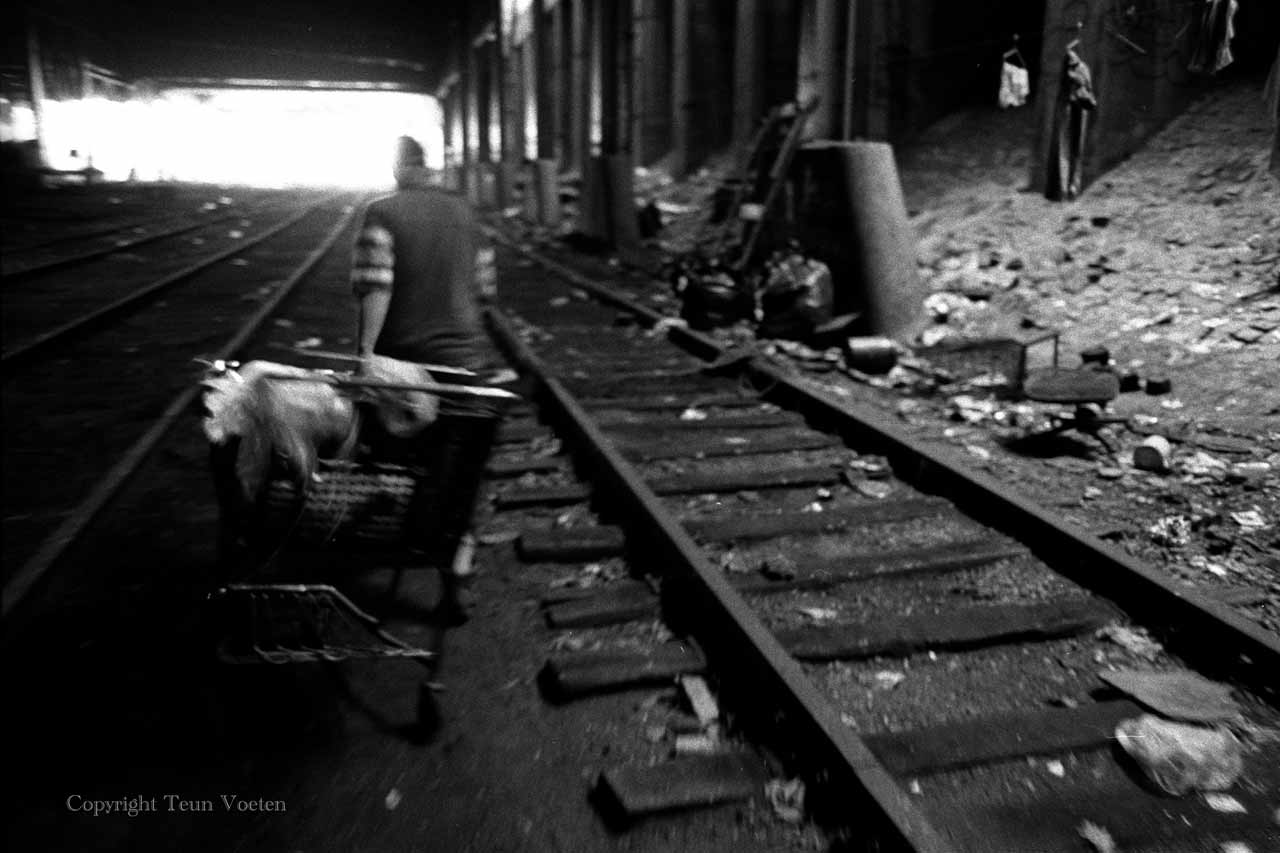 tunnel people photo